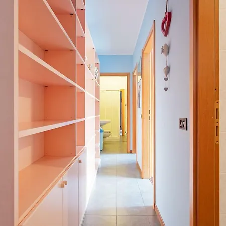 Lake & Olmo Apartment